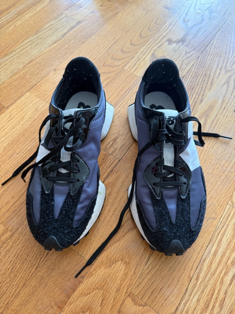 New Balance 327 Sneakers